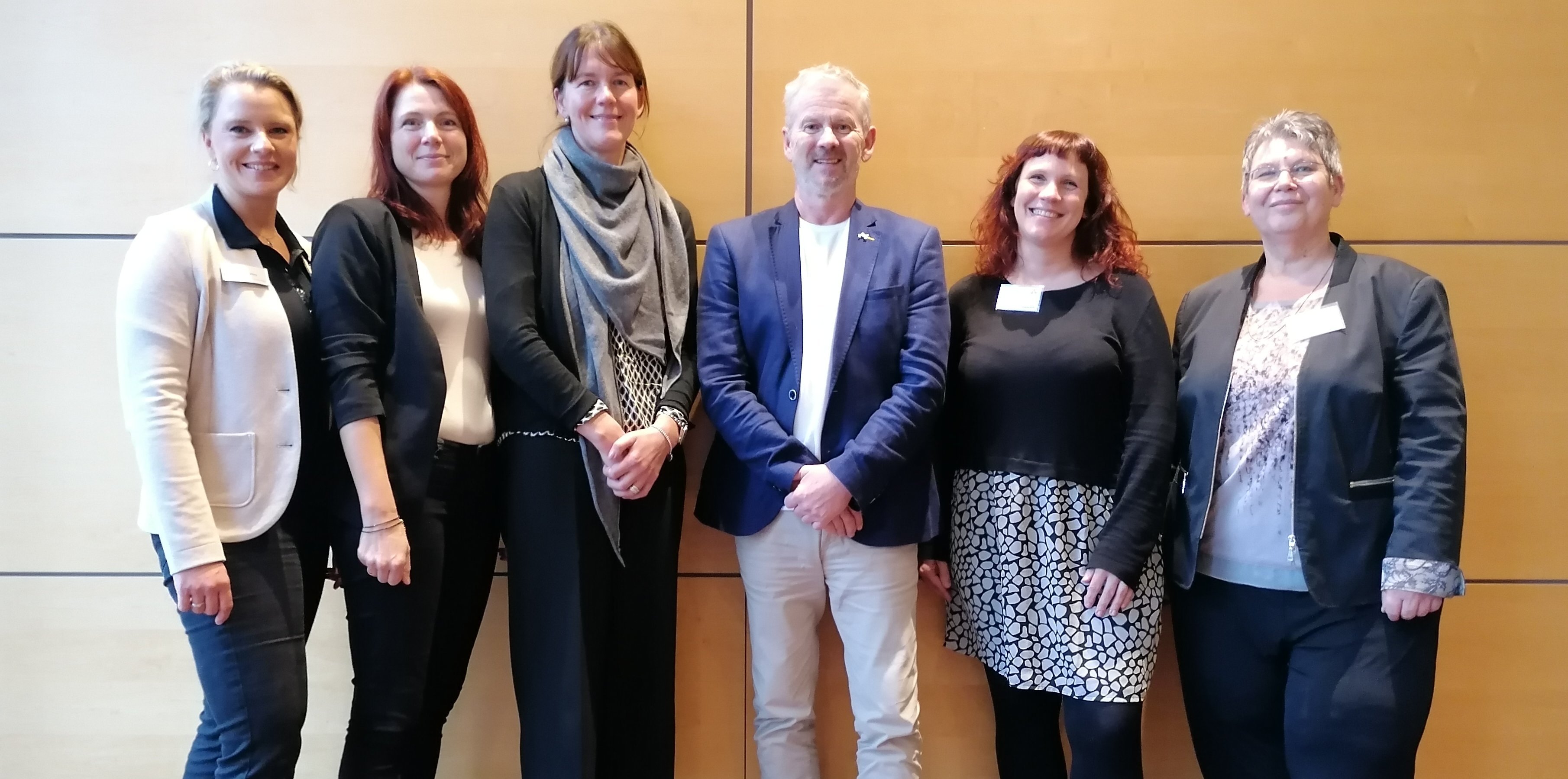 Die Mitglieder des neu gewählten Vorstands (ohne R. Thyrian) Die Mitglieder des neu gewählten Vorstands (ohne R. Thyrian)